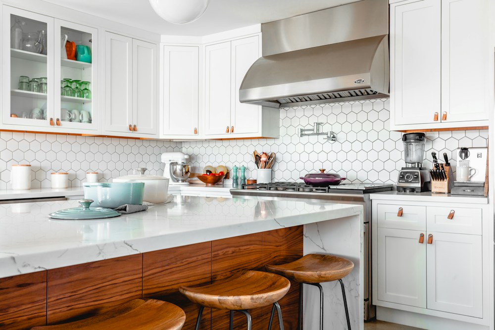 Kitchen inspiration with light finishes and an open layout